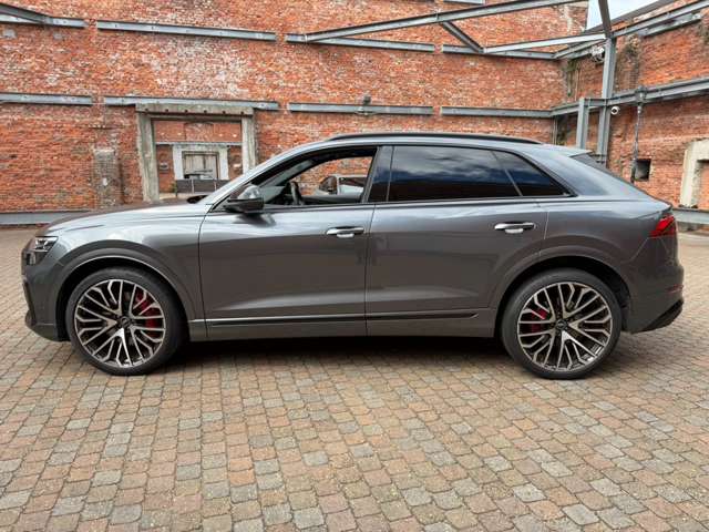 Audi SQ8 10