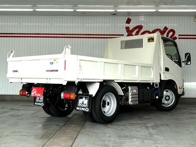 Hino Dutro 3