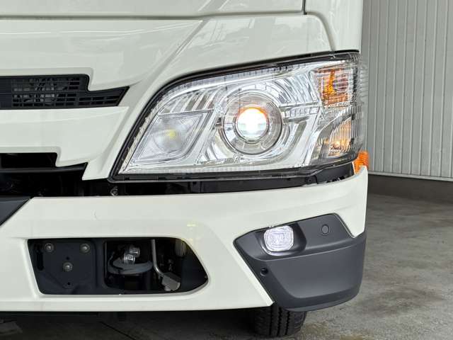 Hino Dutro 7