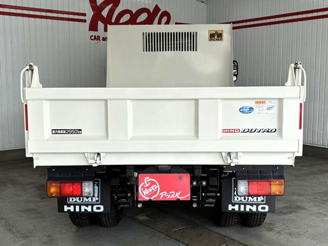 Hino Dutro 8