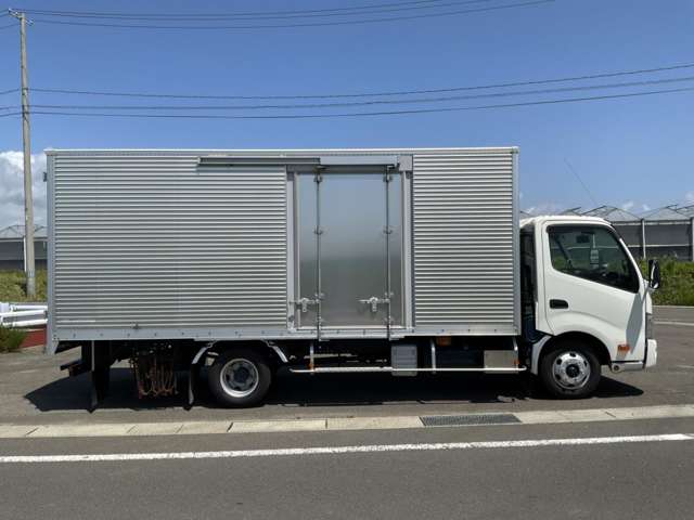 Hino Dutro 11