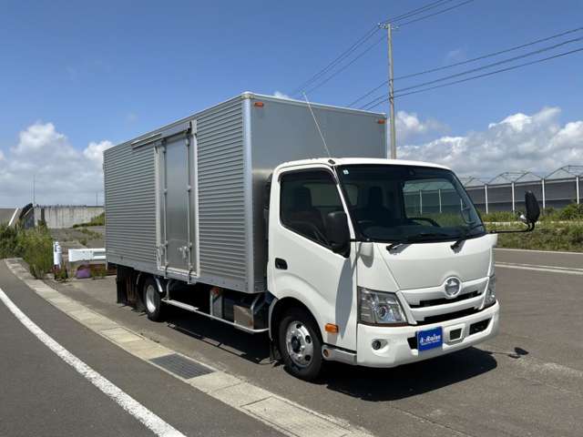 Hino Dutro 12