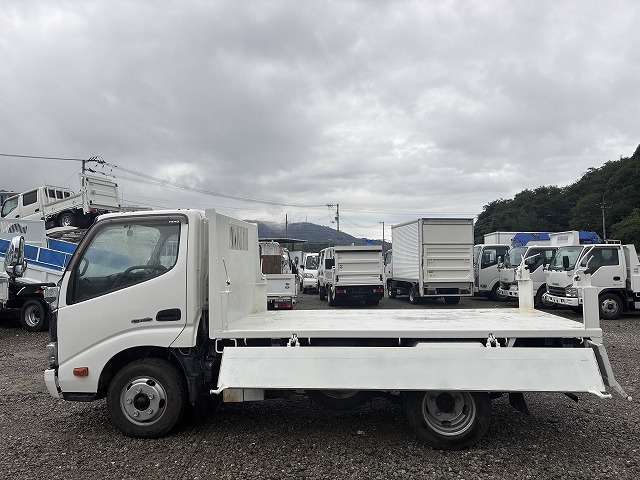 Hino Dutro 11