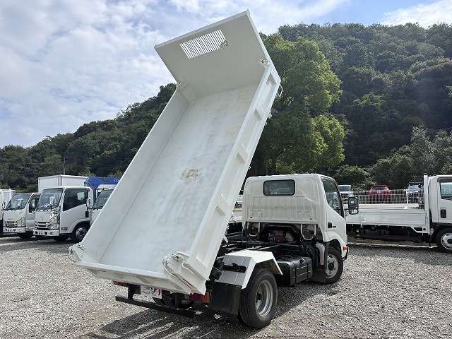 Hino Dutro 8