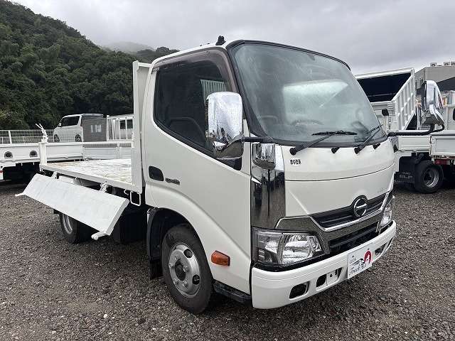 Hino Dutro 10