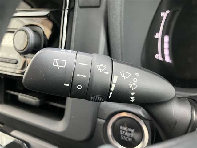 Toyota Sienta 11