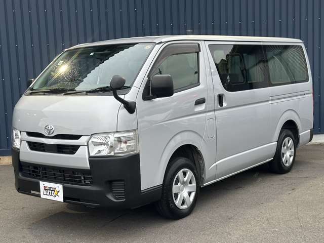 Toyota Hiace Van 8