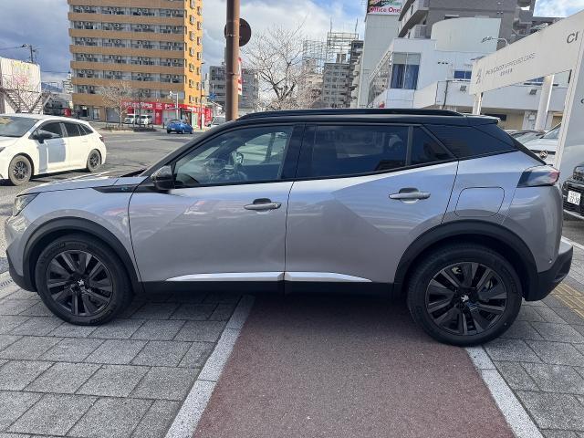 Peugeot SUV e-2008 4
