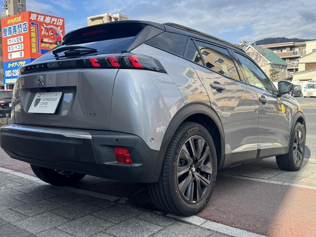 Peugeot SUV e-2008 7