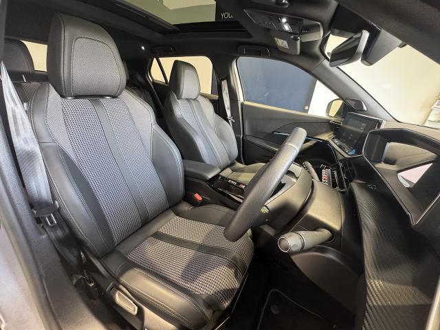 Peugeot SUV e-2008 9