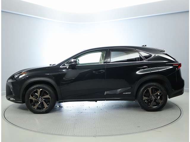 Lexus NX 3