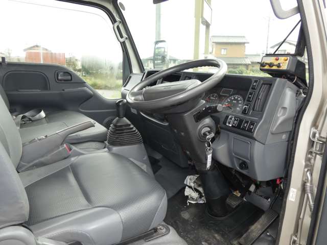 Isuzu Elf 12