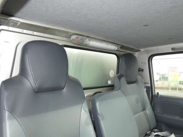 Isuzu Elf 13
