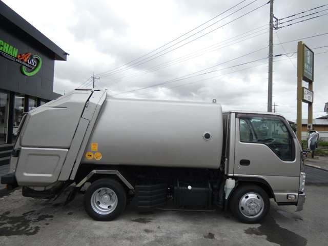 Isuzu Elf 6