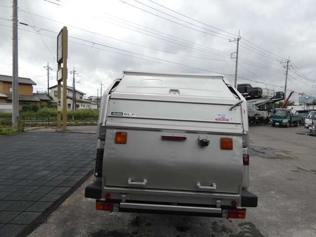 Isuzu Elf 8
