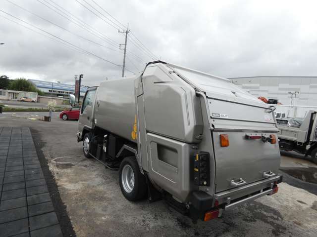 Isuzu Elf 9