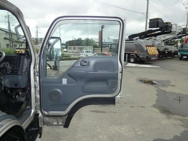 Isuzu Elf 11