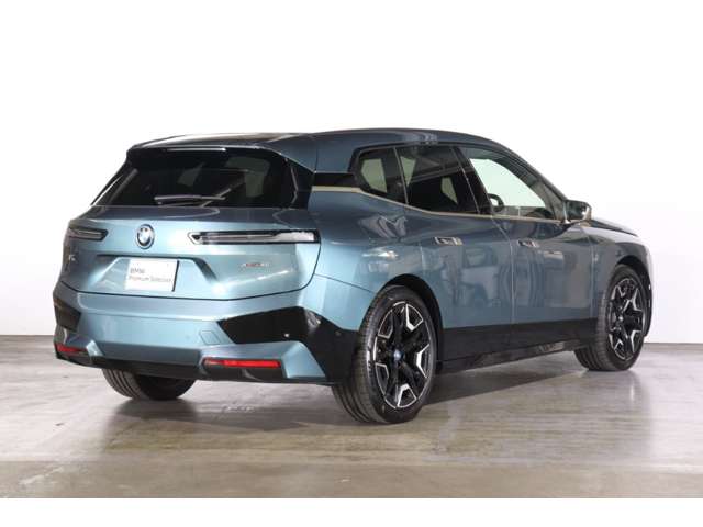 BMW iX 2