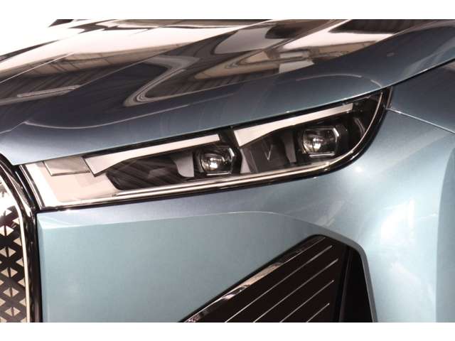 BMW iX 5