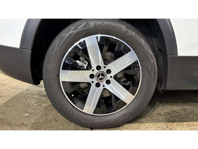 Mercedes-Benz GLB 12