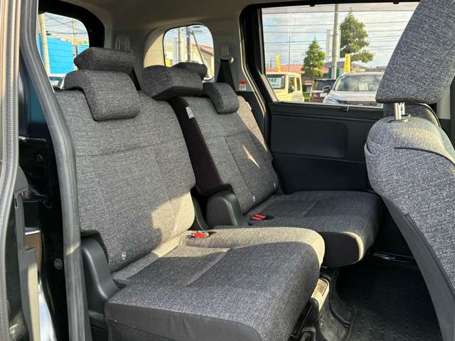 Toyota Sienta 12