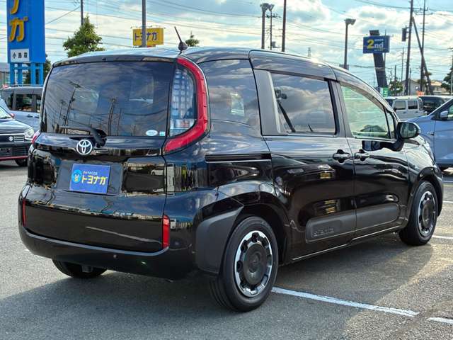Toyota Sienta 7