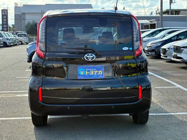 Toyota Sienta 8