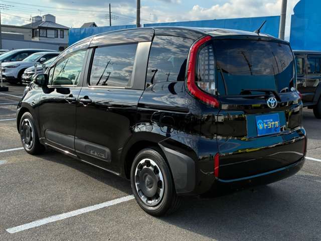 Toyota Sienta 9