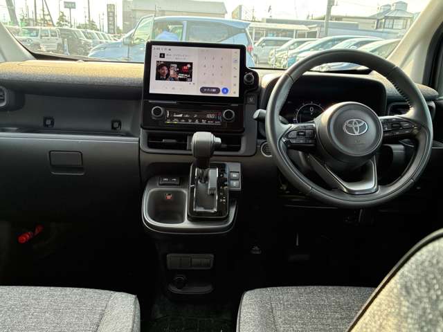 Toyota Sienta 10