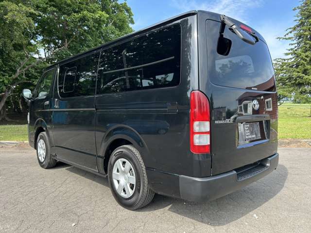 Toyota Regius Ace 6