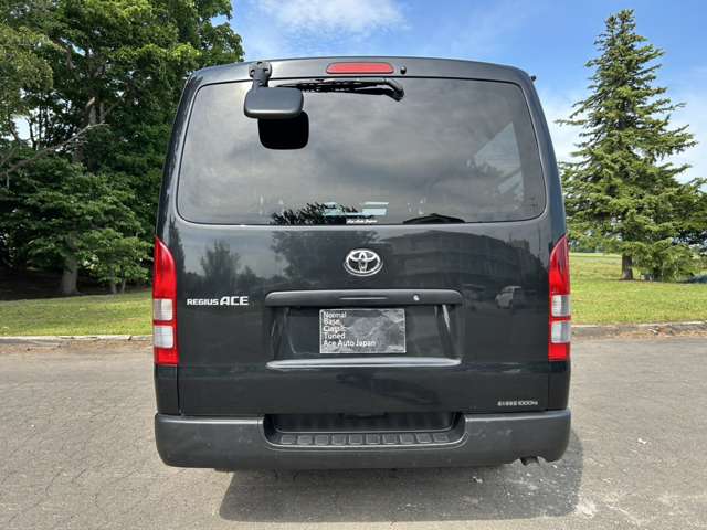 Toyota Regius Ace 7