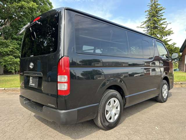 Toyota Regius Ace 8