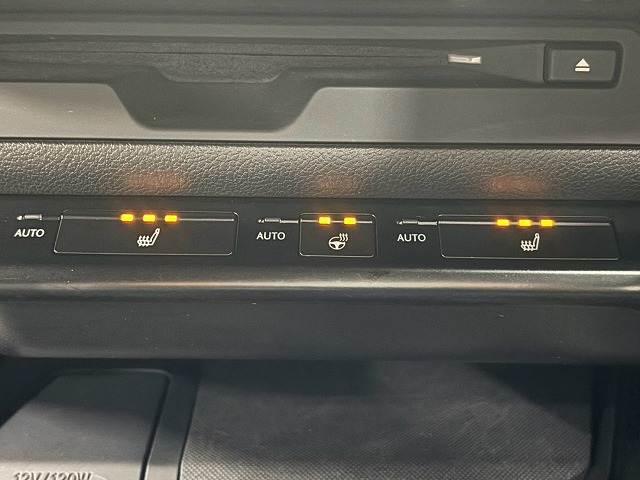 Lexus UX 8