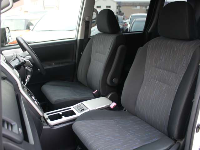 Toyota Voxy 10