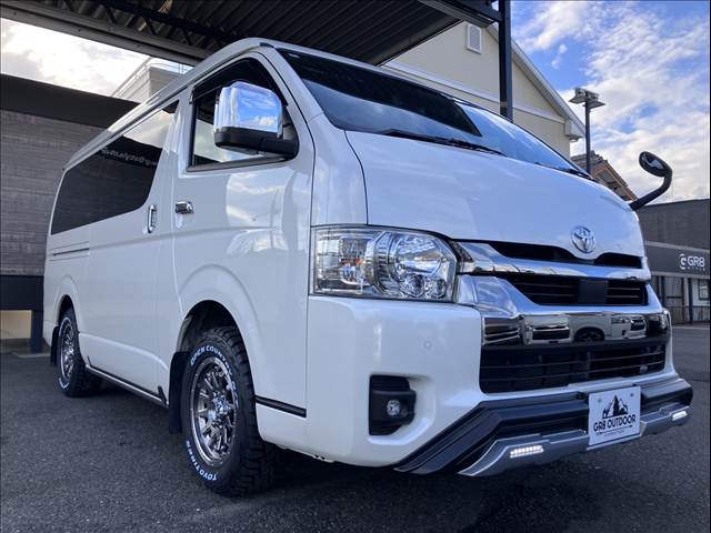 Toyota Hiace Van 11