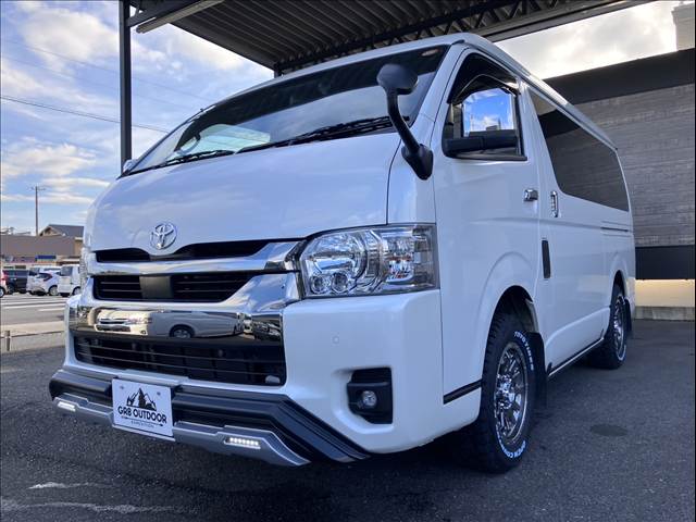 Toyota Hiace Van 12