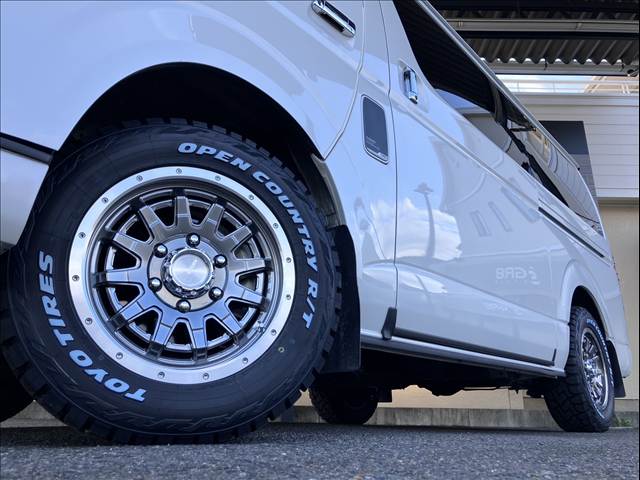 Toyota Hiace Van 9