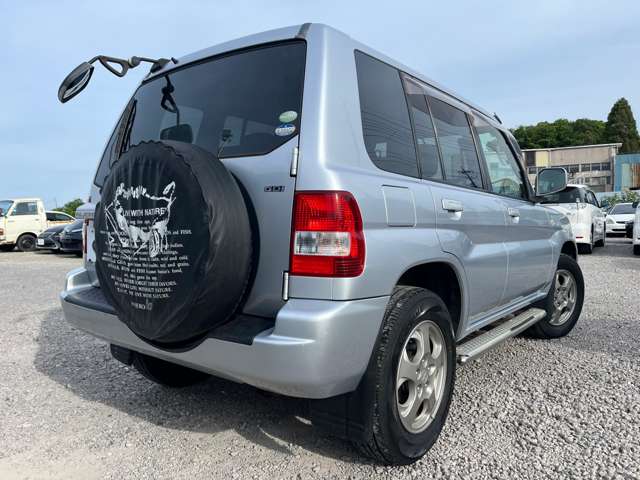 Mitsubishi Pajero iO 2