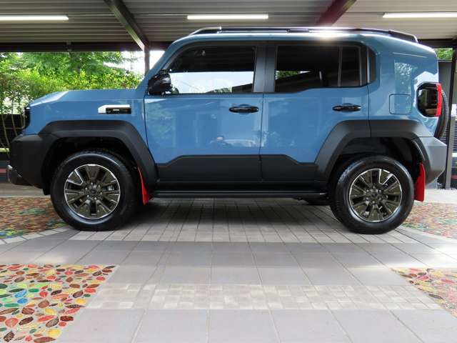Toyota Land Cruiser FJ 4