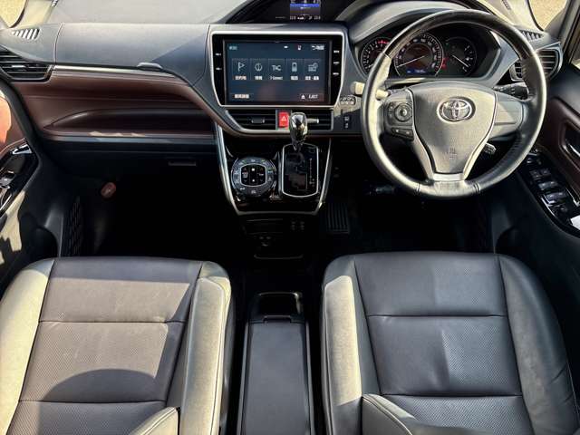 Toyota Esquire 4