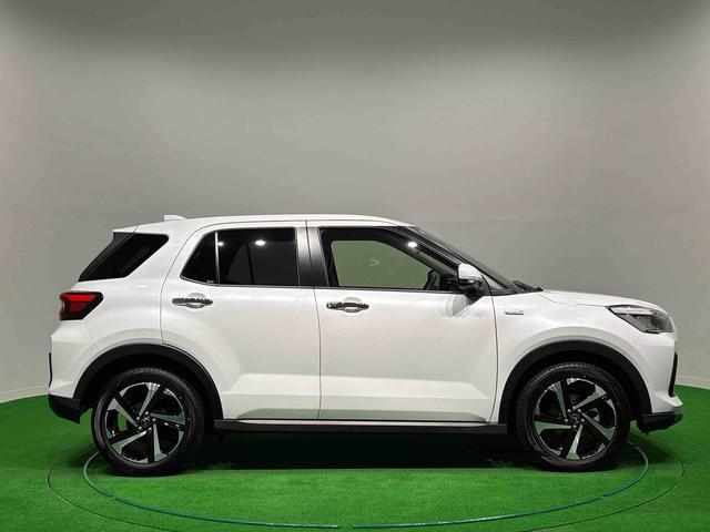 Daihatsu Rocky 7