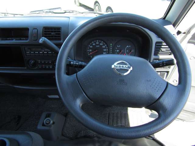 Nissan Vanette 5