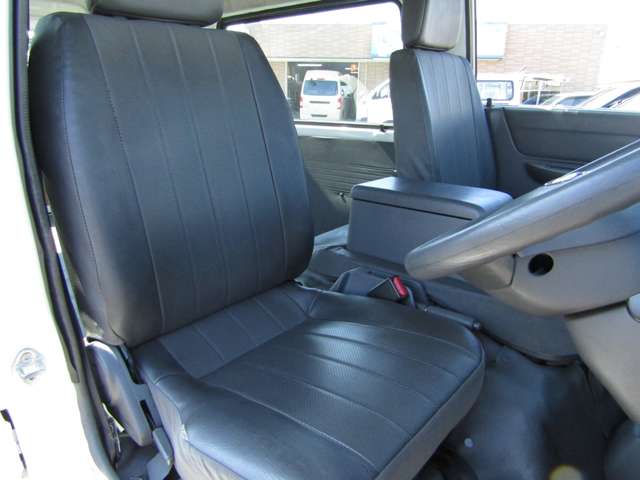 Nissan Vanette 6