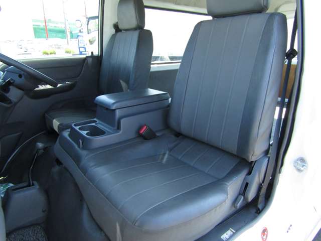 Nissan Vanette 7