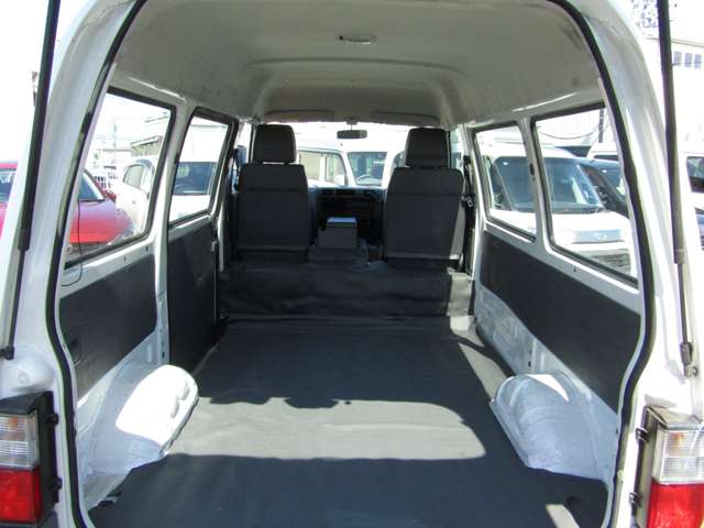 Nissan Vanette 8