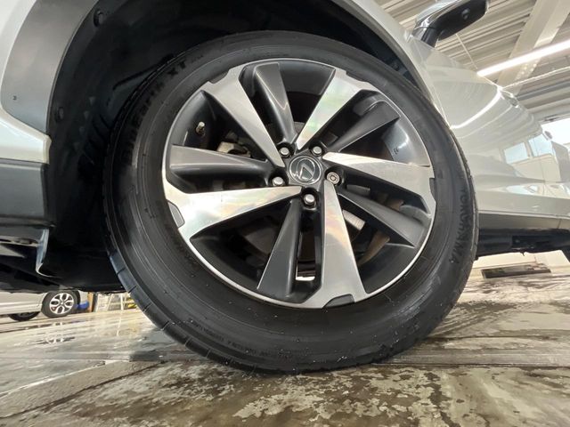 Lexus NX 11