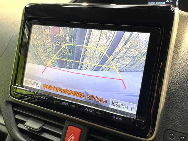 Toyota Noah 5
