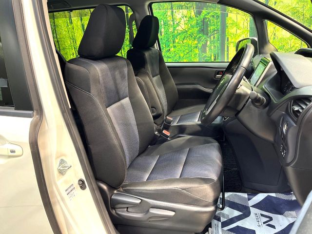 Toyota Noah 8