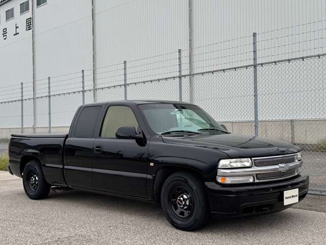 Chevrolet Silverado 2