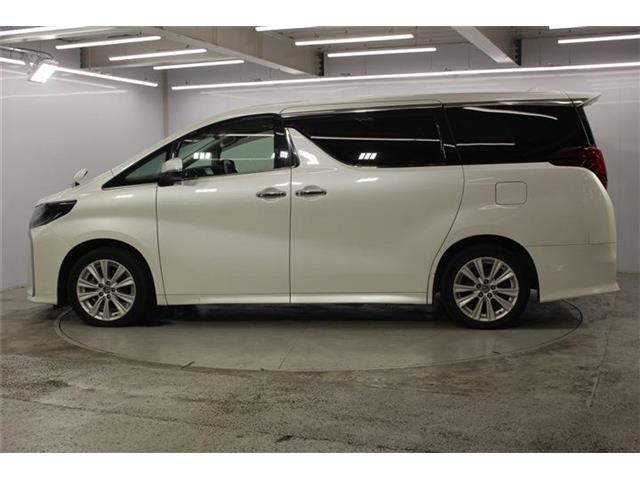Toyota Alphard 9